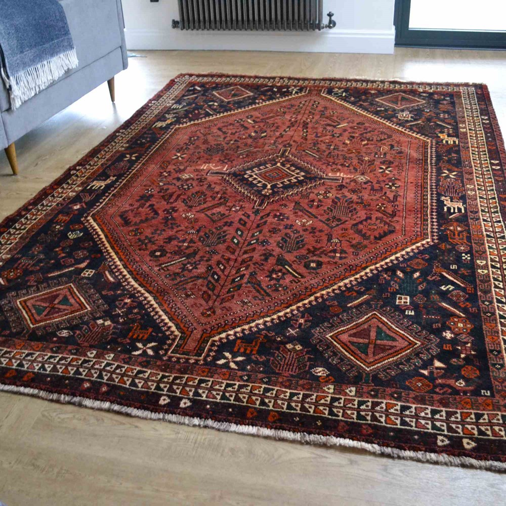 Shiraz Traditional Persian Medallion Rug in Red Navy